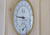 Đồng hồ đo nhiệt độ và độ ẩm